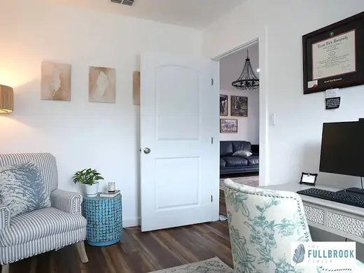 Bright and inviting office space at The Fullbrook Center, a detox center in Dallas.